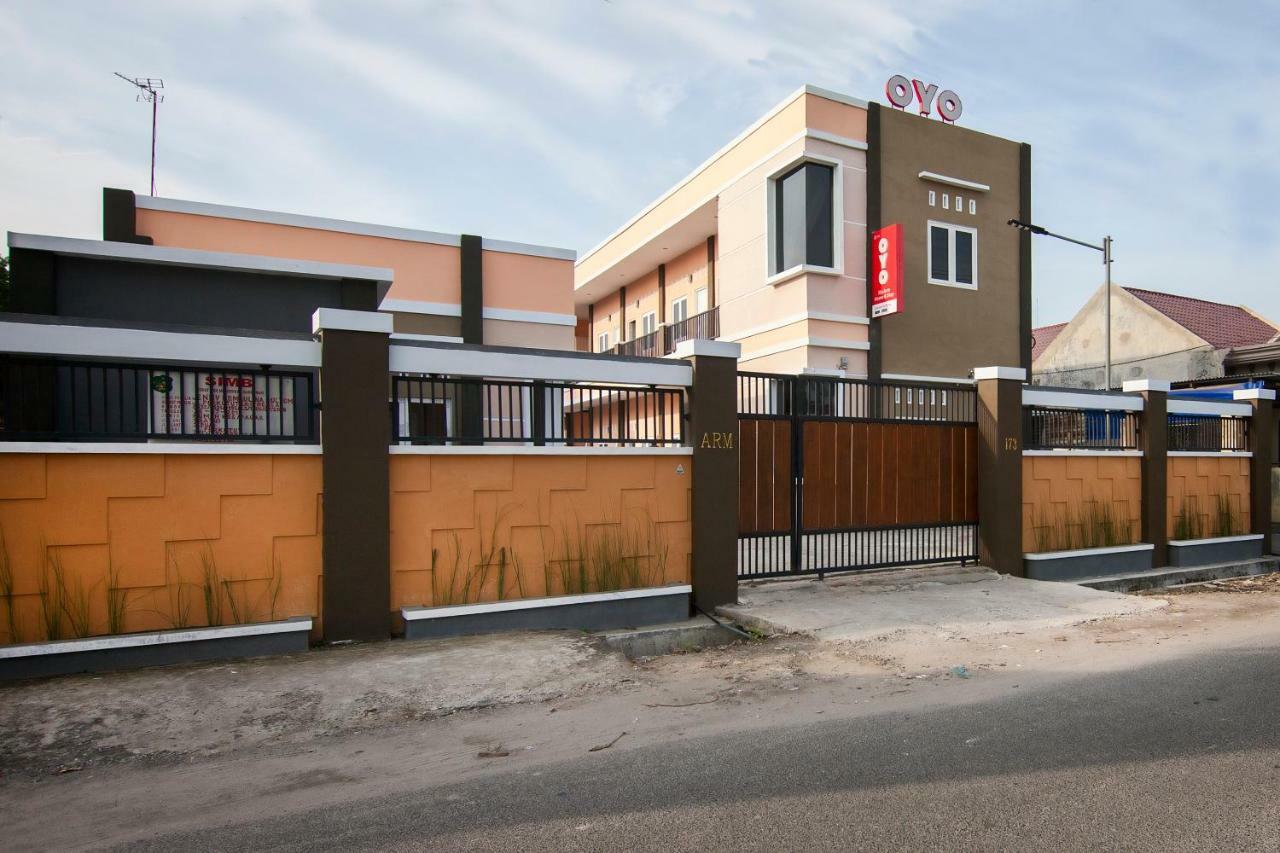 Oyo 725 My Arm & 2* Medan